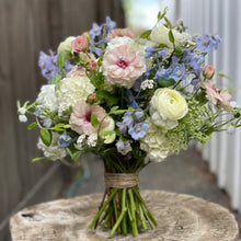 Load image into Gallery viewer, Bridal Bouquet