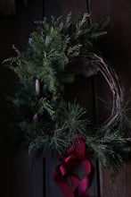 Load image into Gallery viewer, Winter Wreath