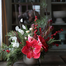 Load image into Gallery viewer, Seasonal Centerpiece