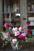 Load image into Gallery viewer, Valentine's Day Arrangement